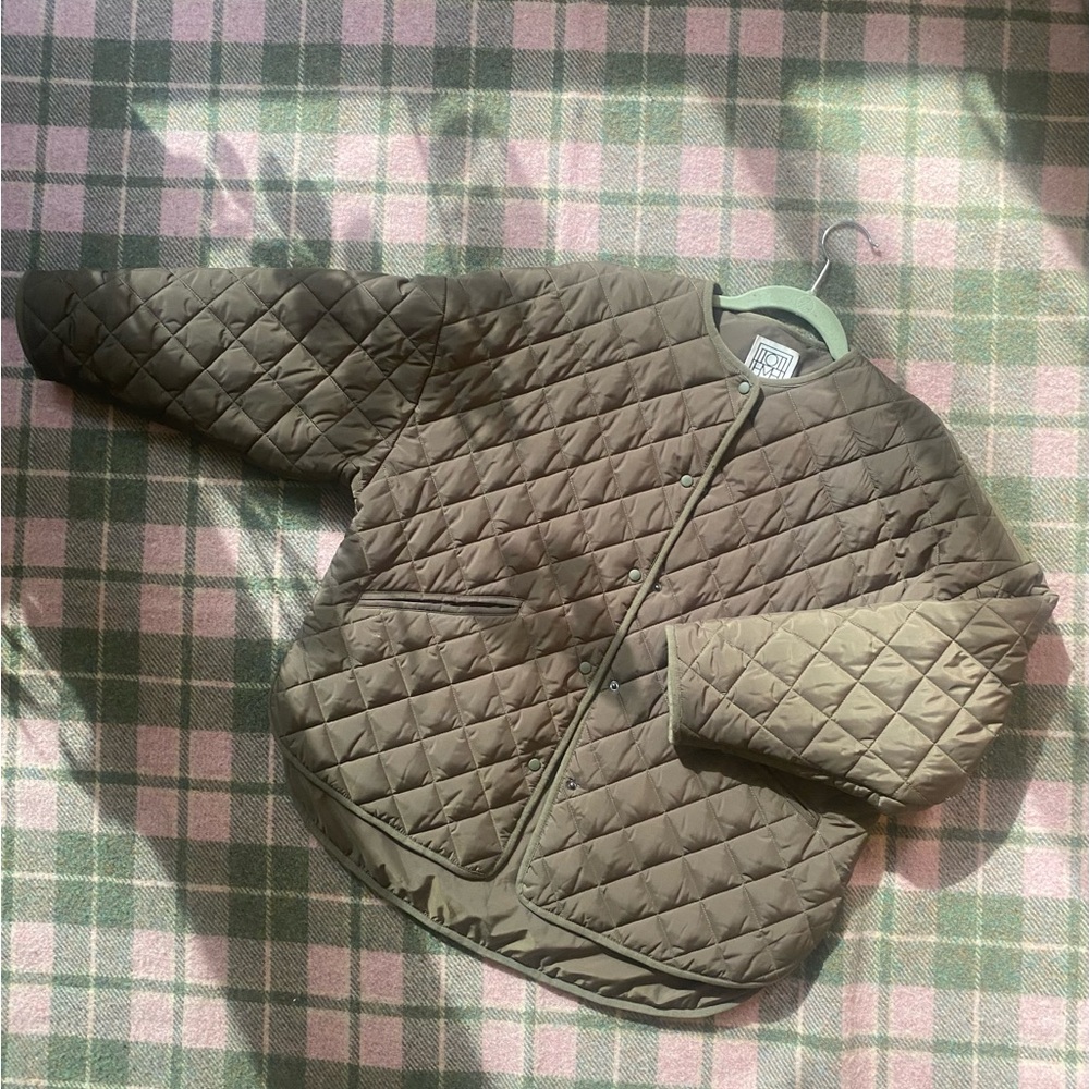 Toteme Olive Quilted Puffer Jacket